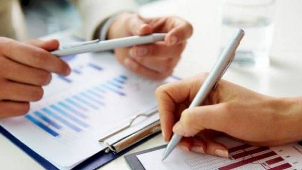 How Do Leadership Programs Contribute to Leadership Development and the Future of Institutions